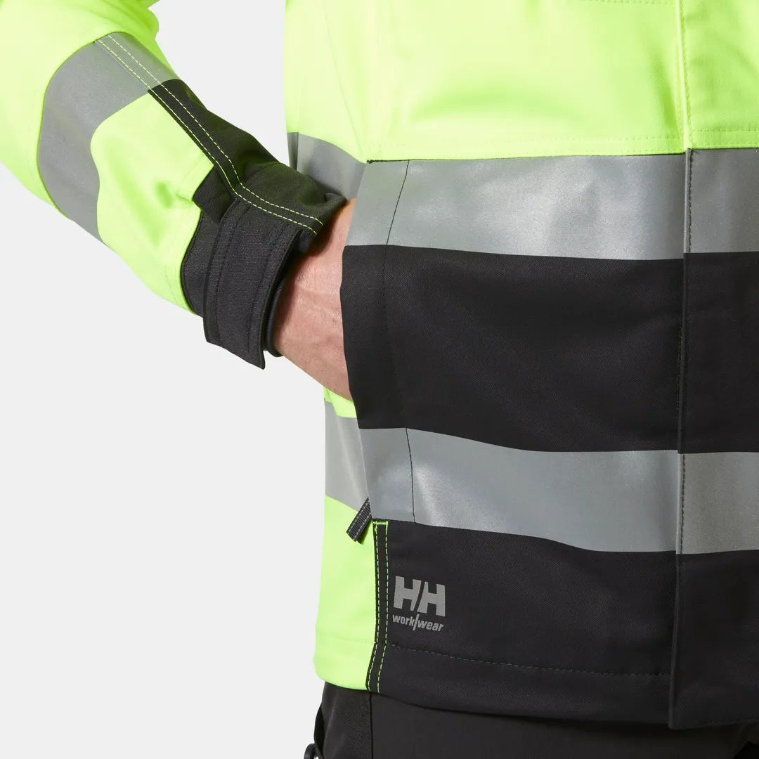 Helly Hansen Work Wear - 77220_369_feature2 - Onbody-W25-Winter 2025-FW25-Hivis-Alna