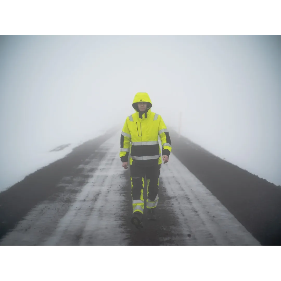 Helly Hansen Work Wear - DSC02216 - Hi Vis-Action-Winter 2020