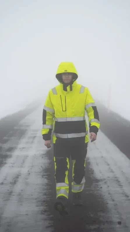 Helly Hansen Work Wear - DSC02216 - Hi Vis-Action-Winter 2020