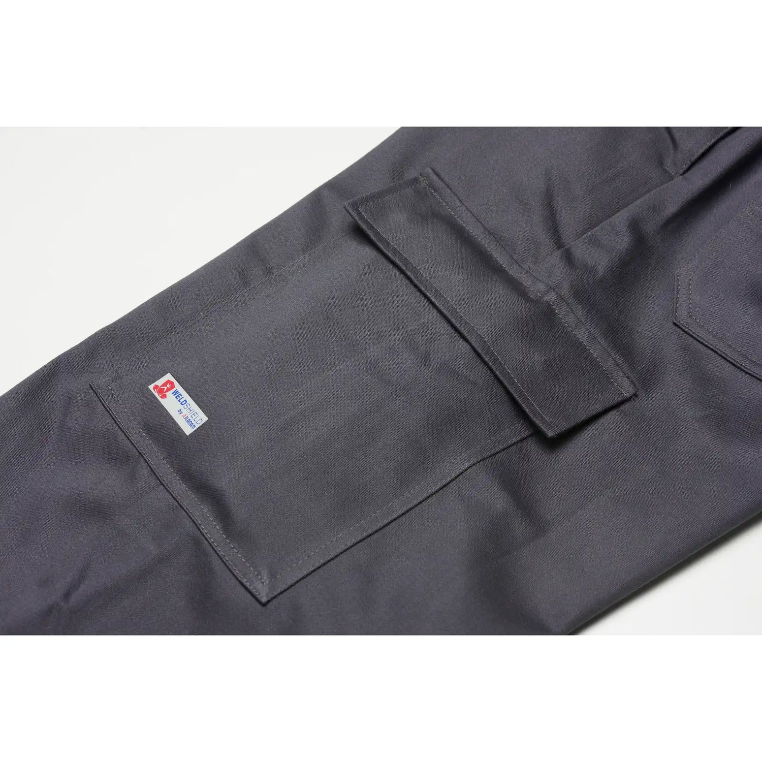 Planam Weld Shield Latzhose kornblumenblau/schwarz 102 kornblumenblau/schwarz - Extra Detailbild