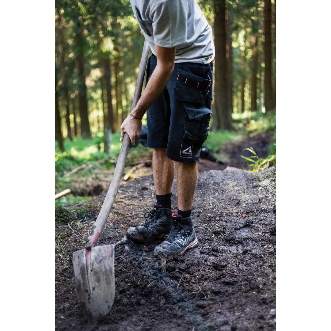 Helly Hansen Work Wear - Oberhof_HH_Matthias_Schwarz_Schneestern-1102 - Summer 2021-Action-Tradesman