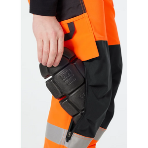Helly Hansen Work Wear - 77430_269_feature2 - Onbody -W23-Winter 2023-Alna-Hivis