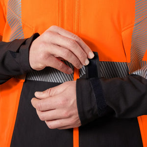Helly Hansen Work Wear - 77203_269_feature3 - Onbody-W25-Winter 2025-FW25-ICU-Hivis