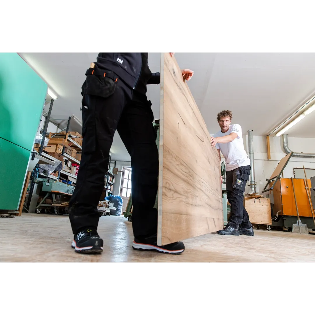 Helly Hansen Work Wear - helly_hansen_workwear_9_19_julian_bueckers_high_res_22 - Summer 2020-Tradesmen-Action