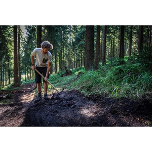 Helly Hansen Work Wear - Oberhof_HH_Matthias_Schwarz_Schneestern-1133 - Summer 2021-Action-Tradesman