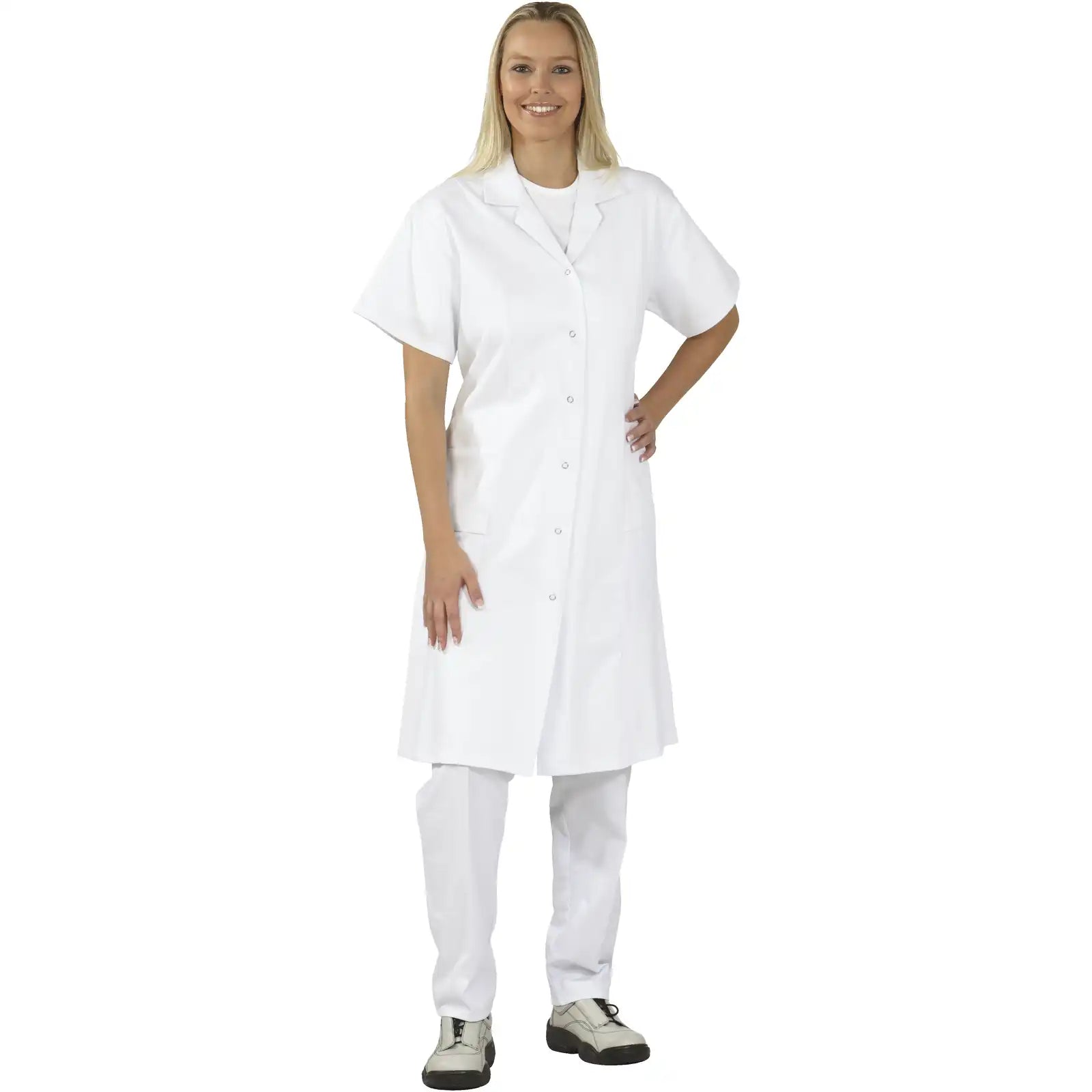 Planam Damen Mantel Baumwolle 1/4-Arm reinweiß 36 reinweiß - Produktbild mit Model