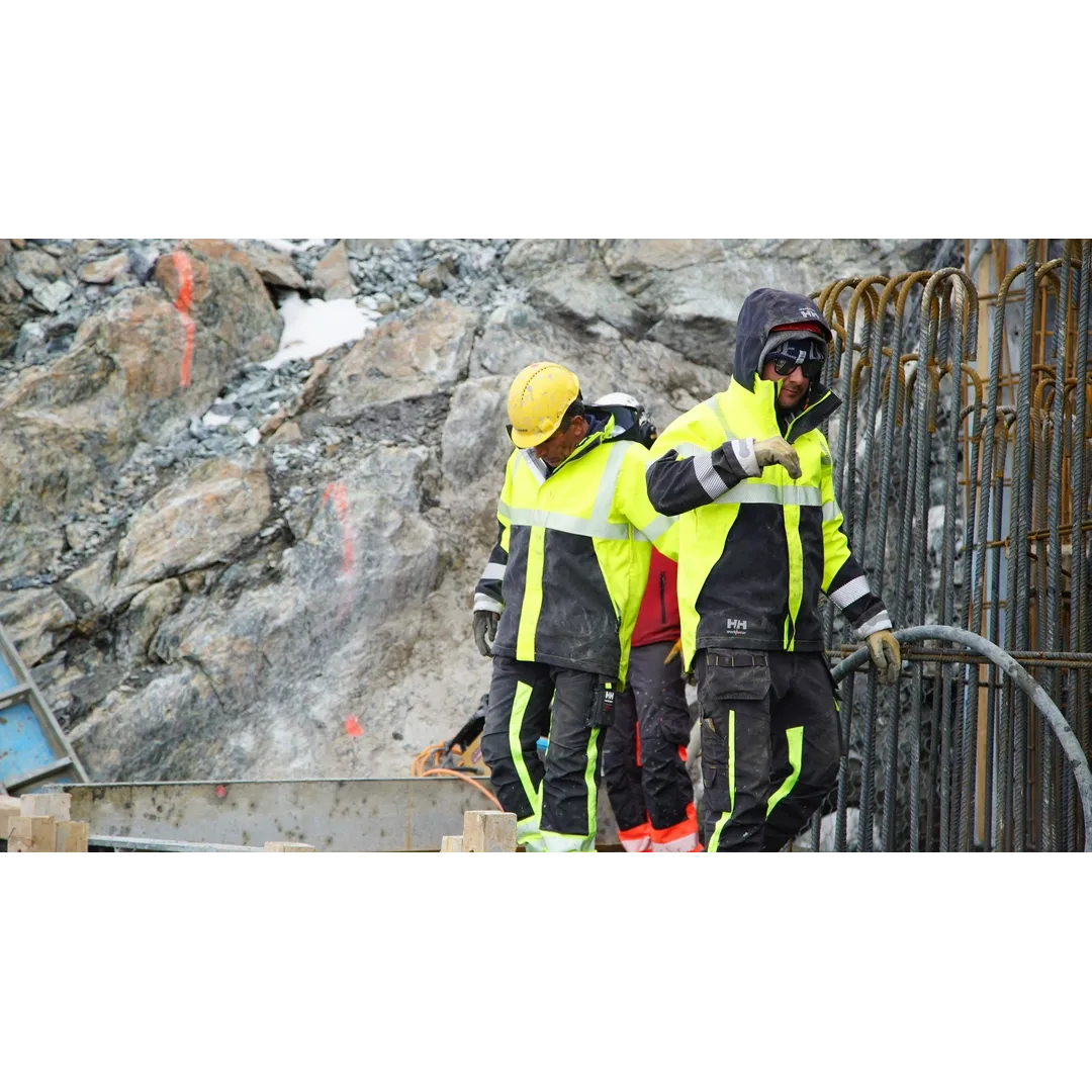 Helly Hansen Work Wear - DSC06339 - Partner-Winter 2017-Action-Air Zermatt