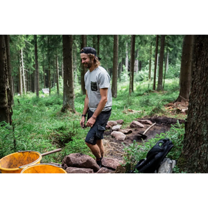 Helly Hansen Work Wear - Oberhof_HH_Matthias_Schwarz_Schneestern-1267 - Summer 2021-Action-Tradesman