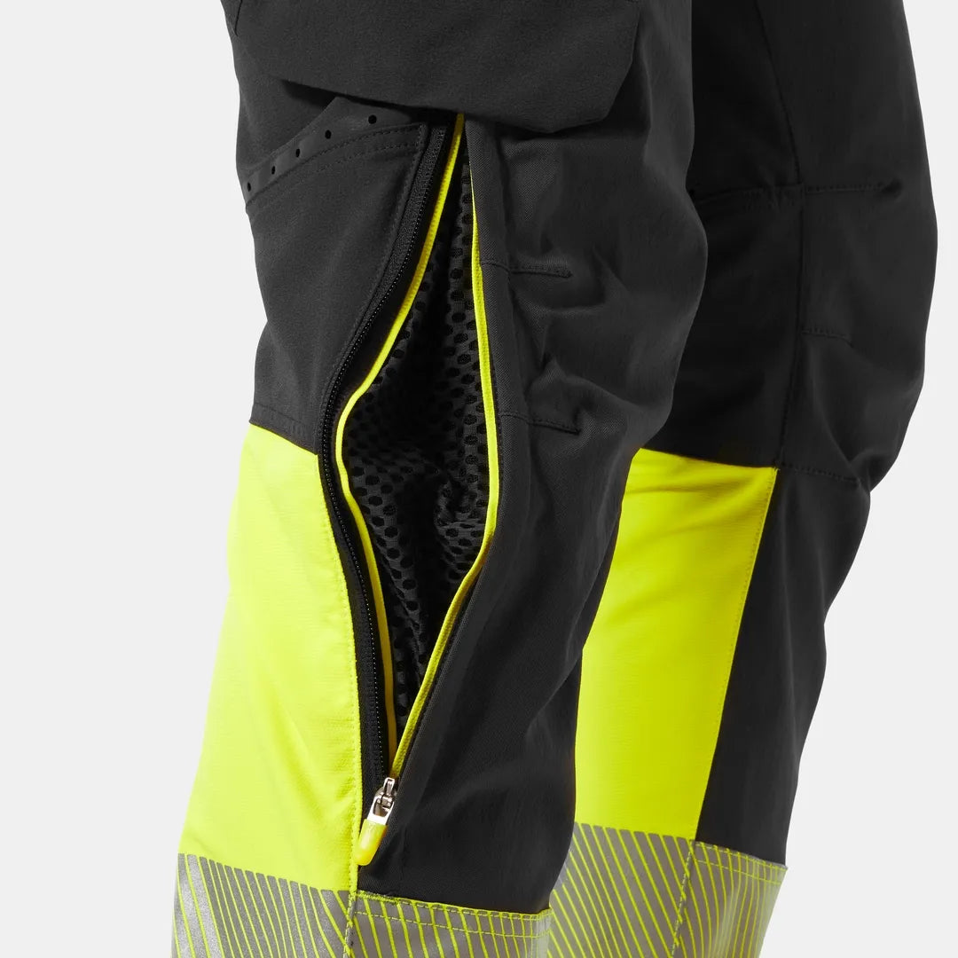 Helly Hansen Work Wear - 77501_369_feature2 - Onbody-W25-Winter 2025-FW25-ICU-Hivis