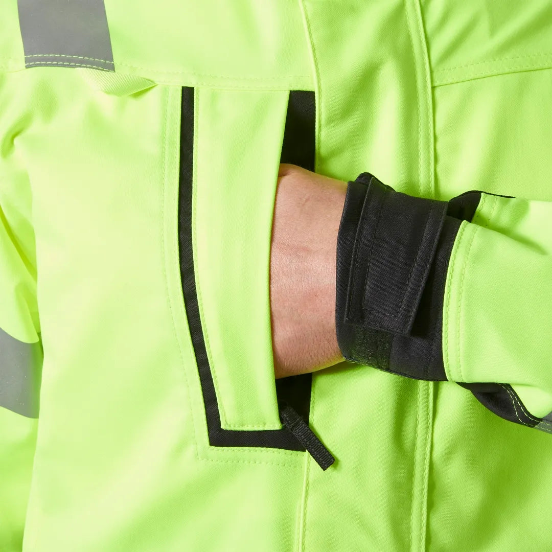 Helly Hansen Work Wear - 77220_369_feature3 - Onbody-W25-Winter 2025-FW25-Hivis-Alna