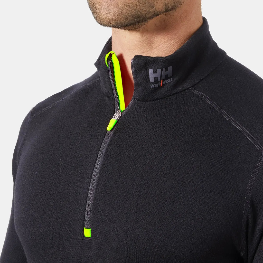 Helly Hansen Work Wear - 75107_999_feature1 - Onbody-W25-Winter 2025-FW25-Baselayers-Baselayer