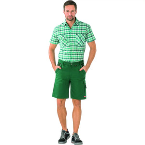 Planam Canvas 320 Shorts grün/grün S grün/grün - Produktbild mit Model