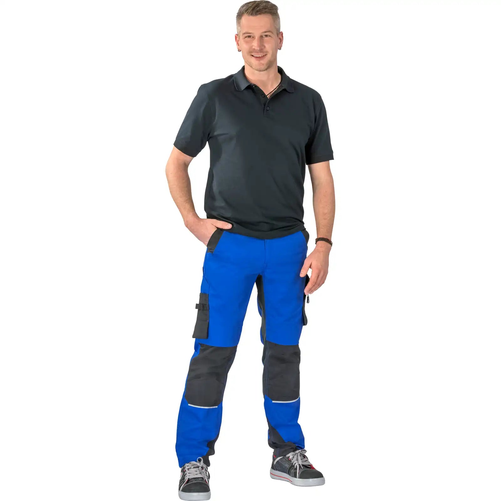 Planam Norit Herren Bundhose kornblumenblau/schwarz 102 kornblumenblau/schwarz - Produktbild mit Model