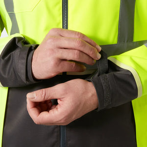 Helly Hansen Work Wear - 77215_369_feature3 - Onbody-W25-Winter 2025-FW25-Hivis-UC-ME