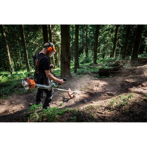 Helly Hansen Work Wear - Oberhof_HH_Matthias_Schwarz_Schneestern-1446 - Summer 2021-Action-Tradesman