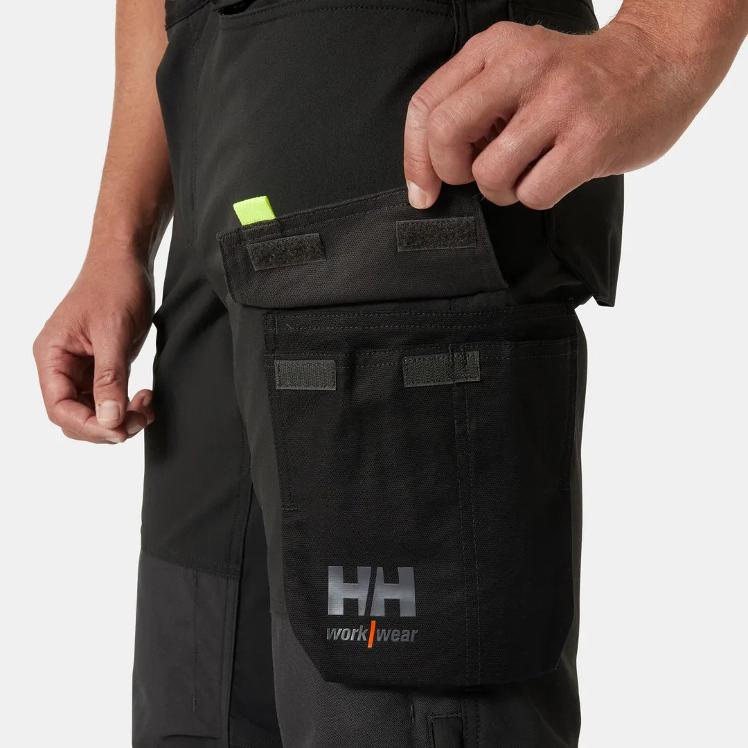 Helly Hansen Work Wear - 77395_999_feature1 - Onbody-S25-Summer 2025-Trades-Oxford