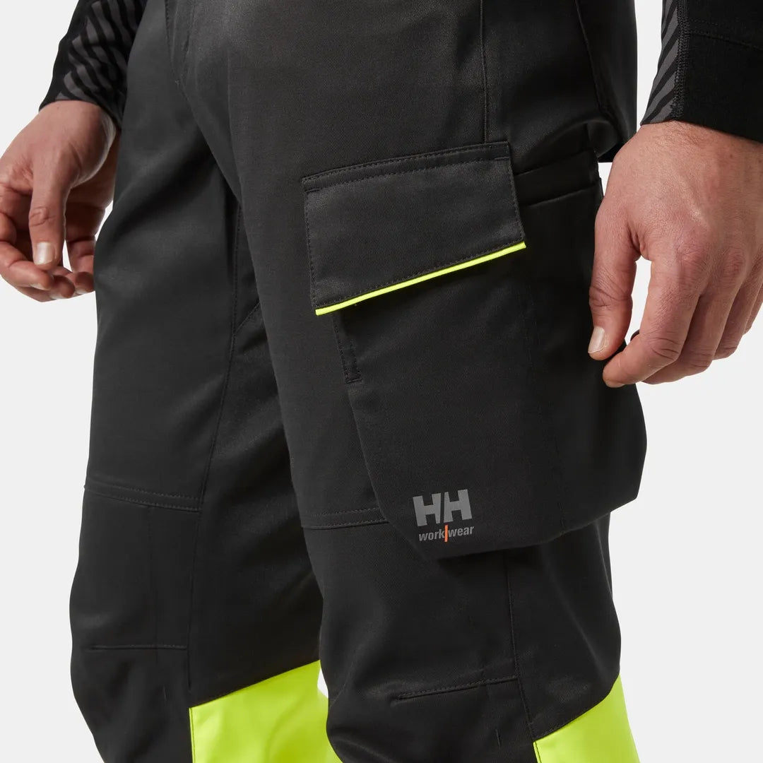 Helly Hansen Work Wear - 77513_369_feature1 - Onbody-W25-Winter 2025-FW25-Hivis-UC-ME