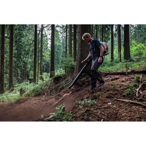 Helly Hansen Work Wear - Oberhof_HH_Matthias_Schwarz_Schneestern-1351 - Summer 2021-Action-Tradesman