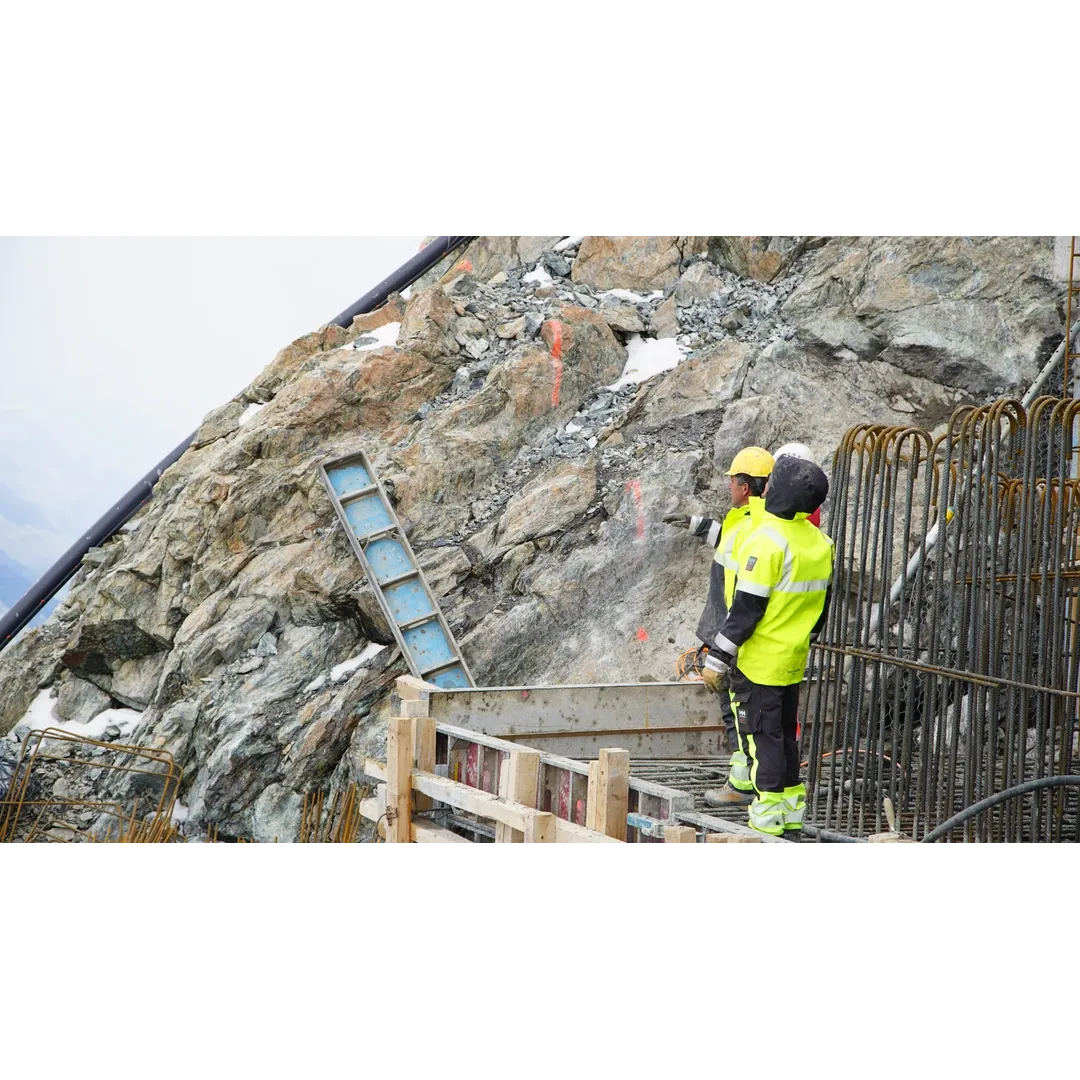 Helly Hansen Work Wear - DSC06324 - Partner-Winter 2017-Action-Air Zermatt