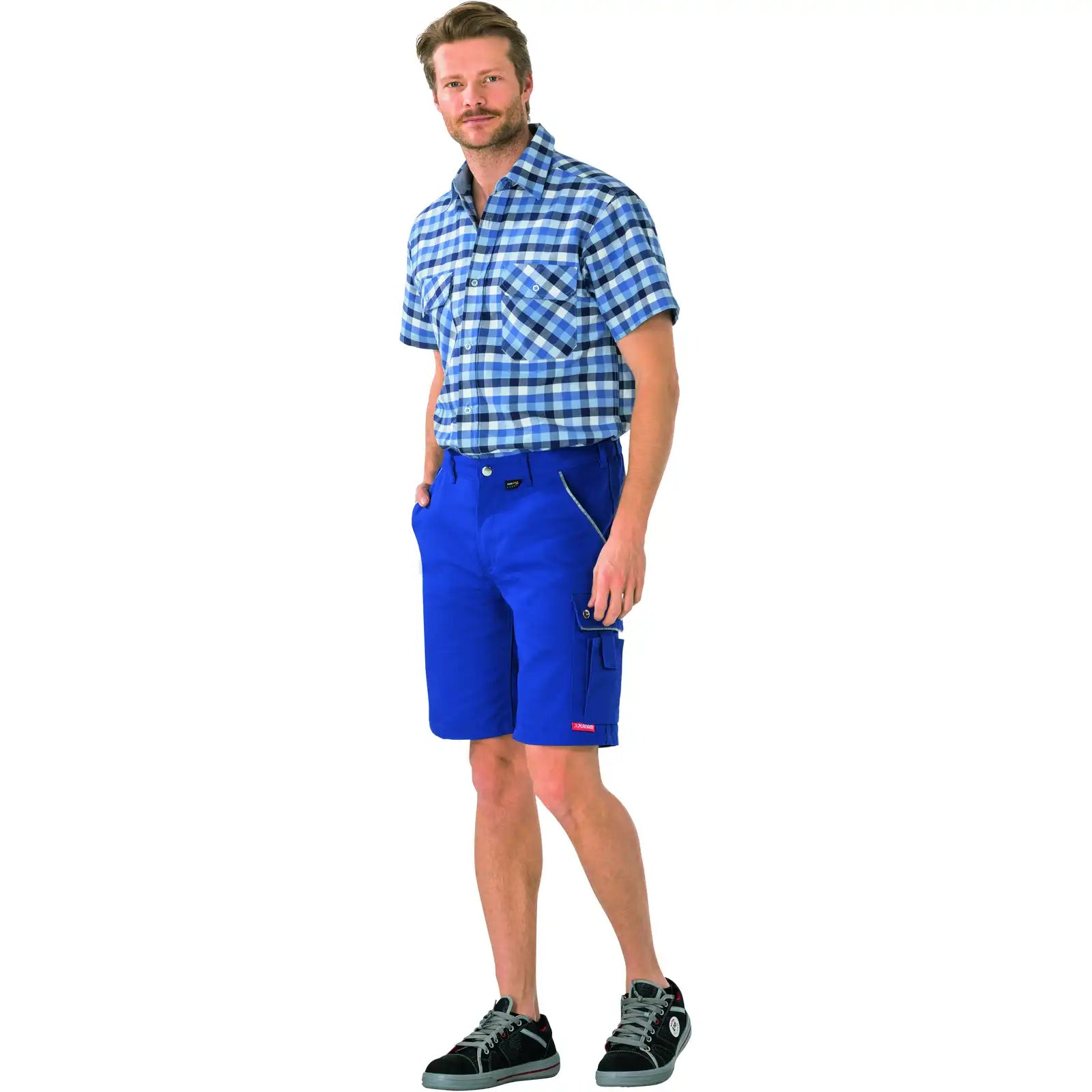 Planam Canvas 320 Shorts kornblumenblau/kornblumenblau S kornblumenblau/kornblumenblau - Produktbild mit Model