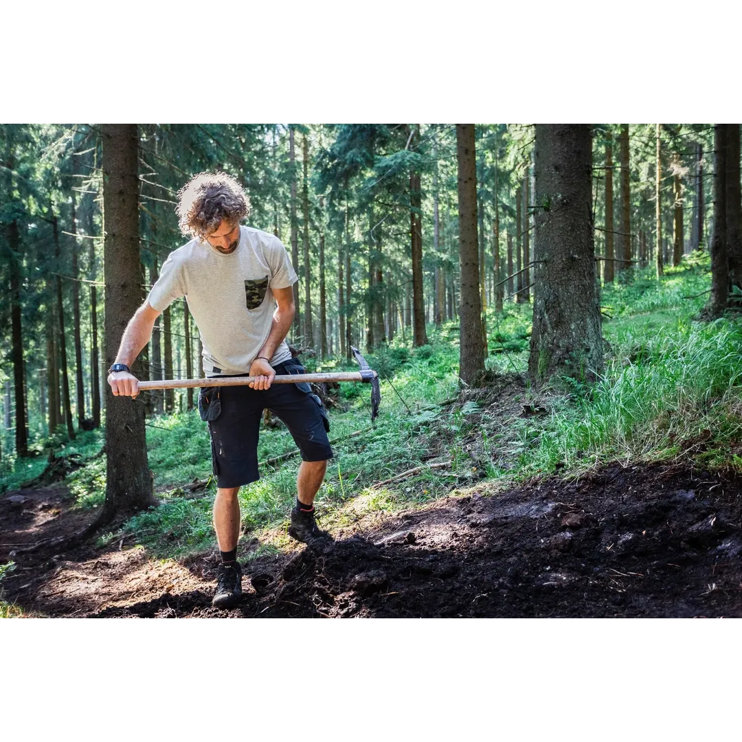 Helly Hansen Work Wear - Oberhof_HH_Matthias_Schwarz_Schneestern-1137 - Summer 2021-Action-Tradesman