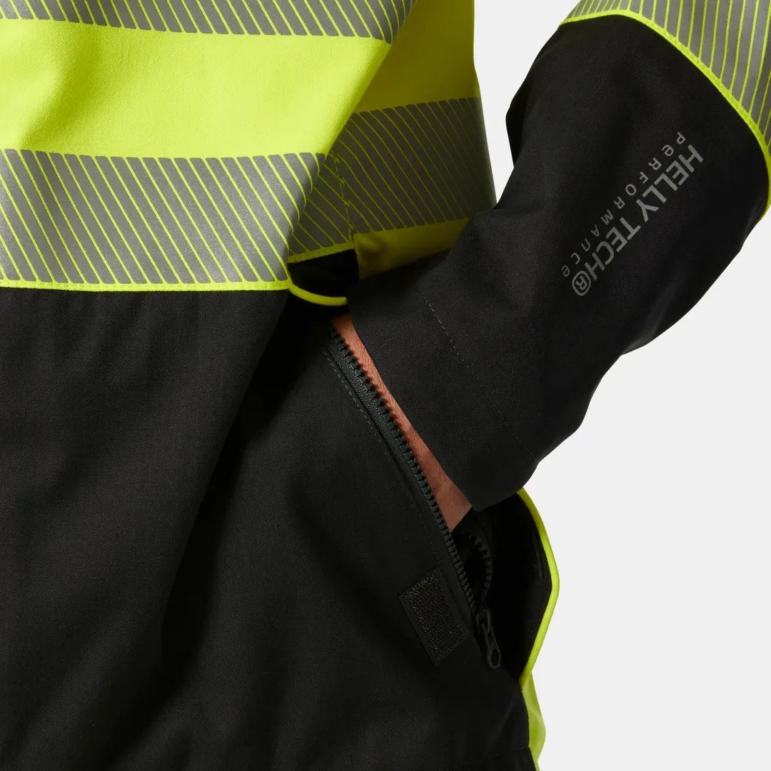 Helly Hansen Work Wear - 71198_369_feature3 - Onbody-S25-Summer 2025-Multinorm-Fyre