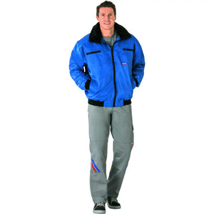 Planam Outdoor Gletscher Comfortjacke kornblumenblau S kornblumenblau - Produktbild mit Model