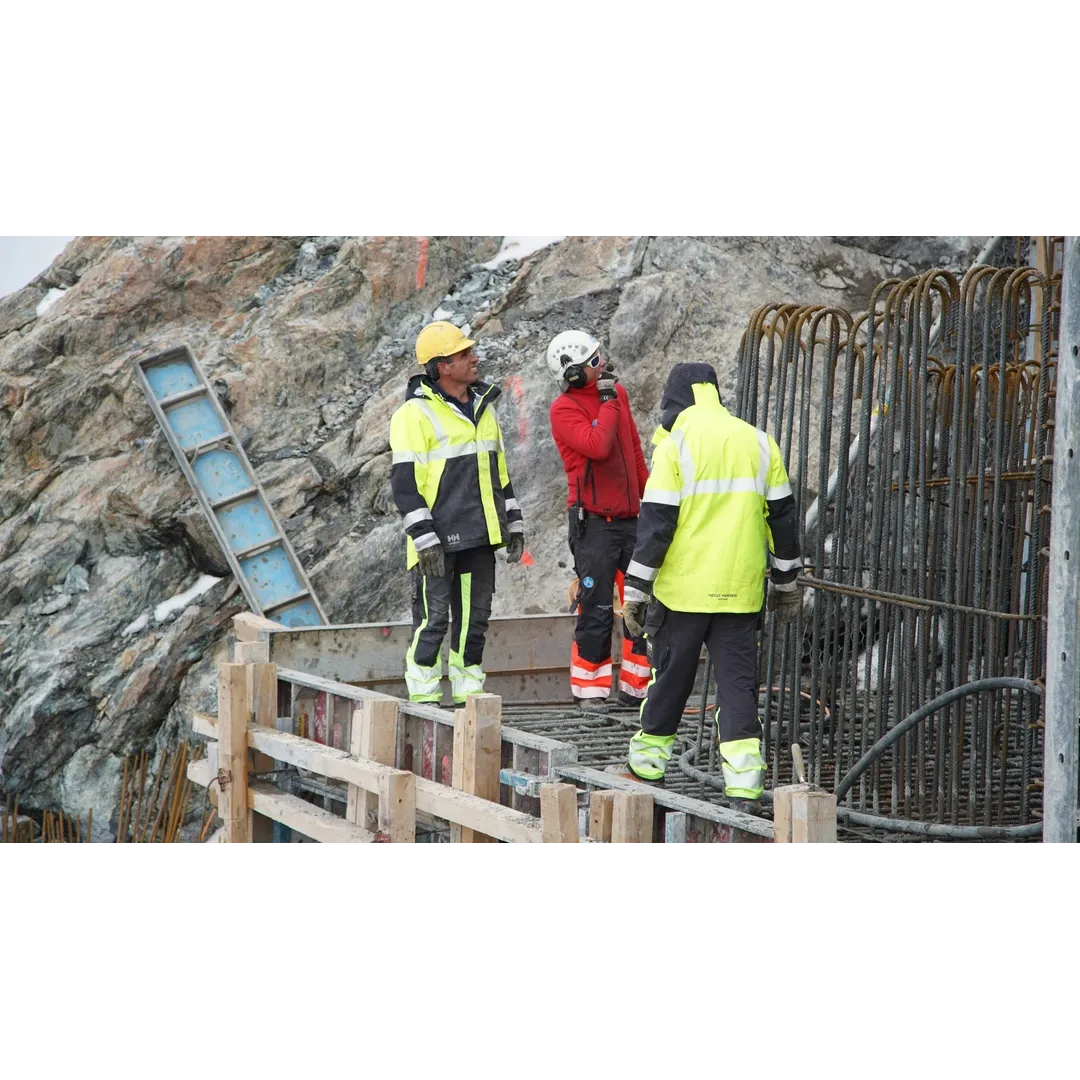 Helly Hansen Work Wear - DSC06312 - Partner-Winter 2017-Action-Air Zermatt