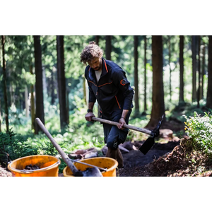 Helly Hansen Work Wear - Oberhof_HH_Matthias_Schwarz_Schneestern-1169 - Summer 2021-Action-Tradesman