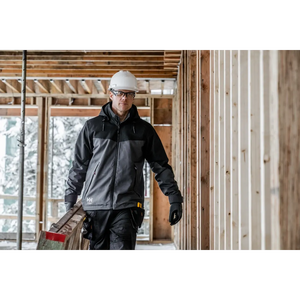 Helly Hansen Work Wear - Overbeck_Workwear-003 - Winter 2021-Action-Tradesmen