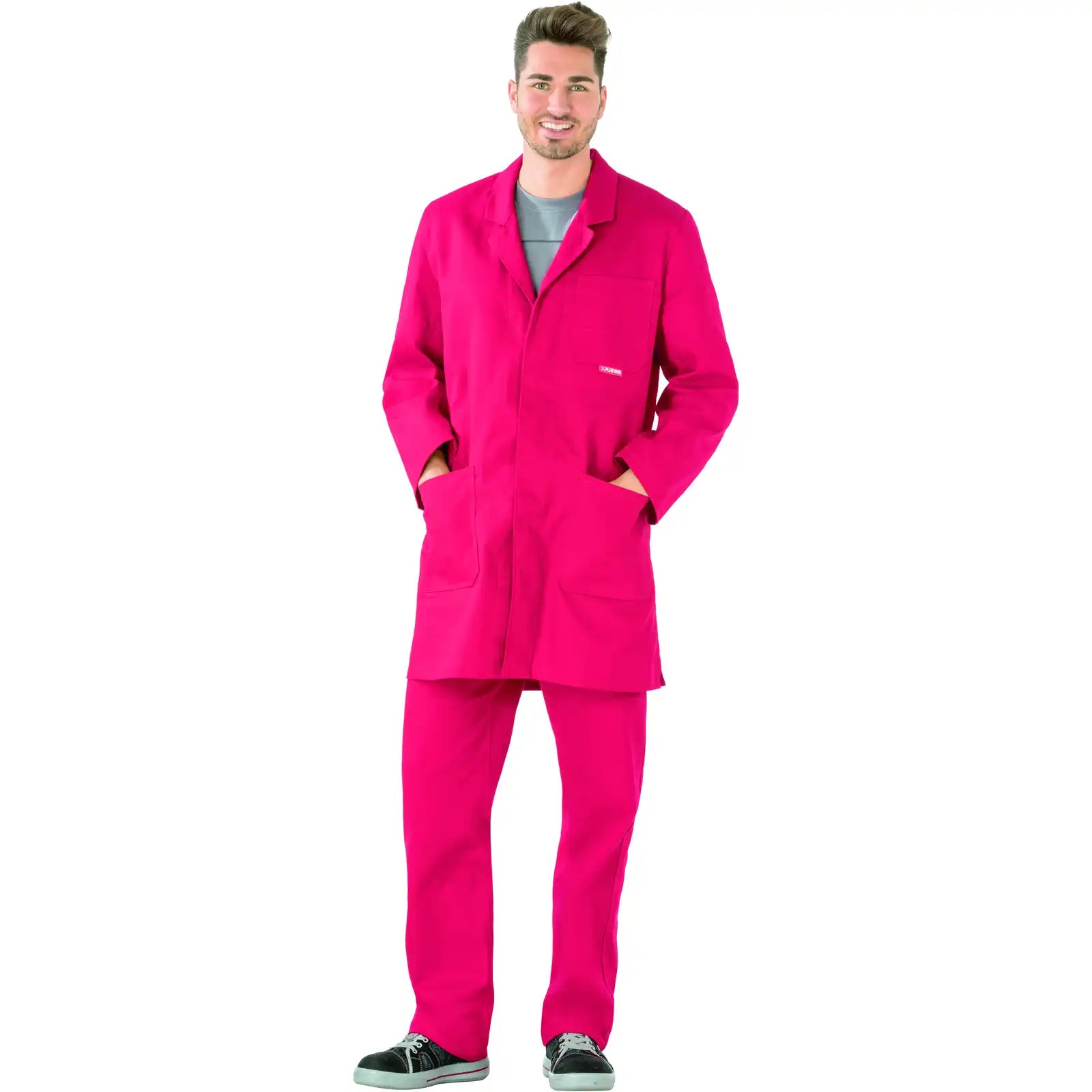 Planam BW 290 Berufsmantel mittelrot 102 mittelrot - Produktbild mit Model