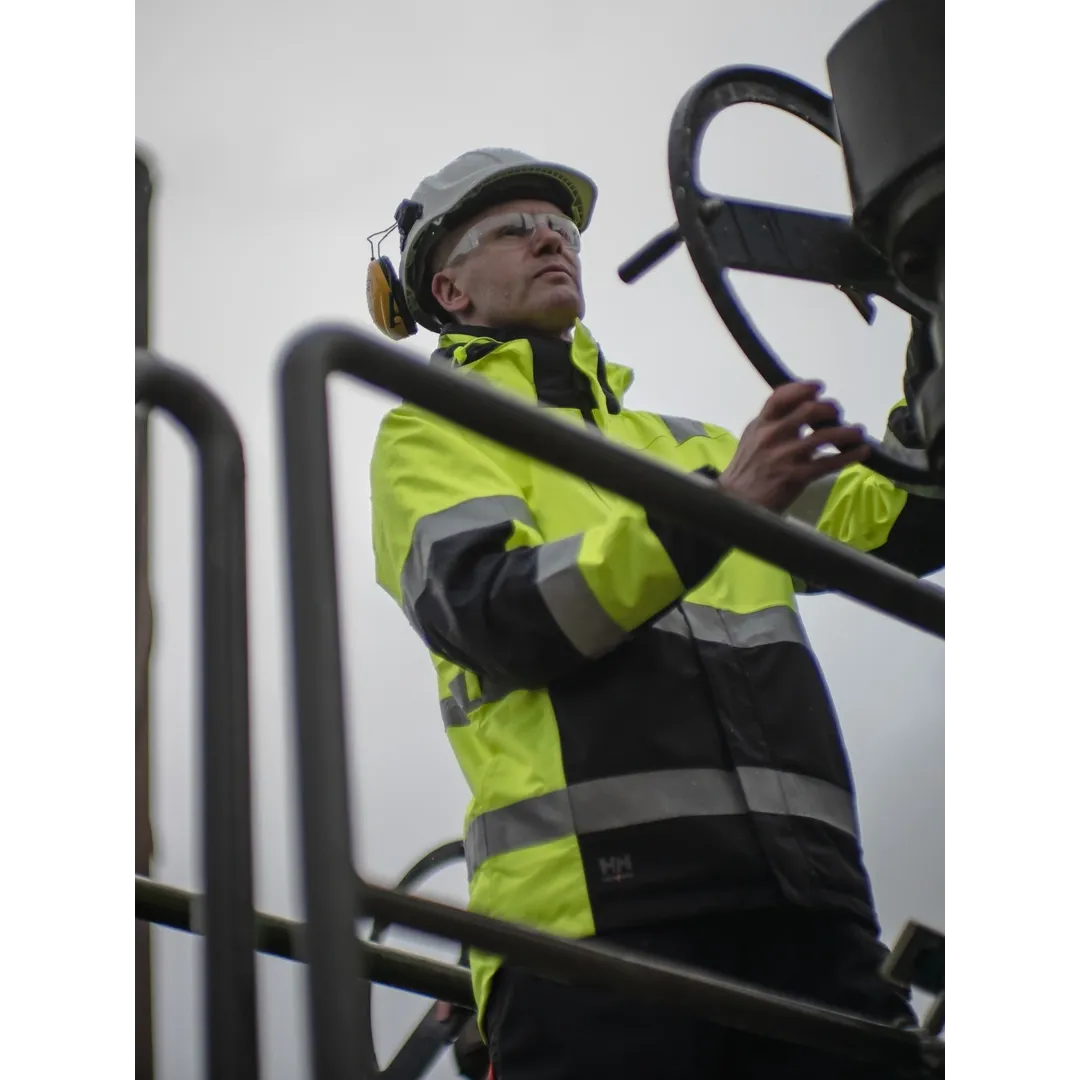 Helly Hansen Work Wear - DSC01498 - Hi Vis-Action-Winter 2020