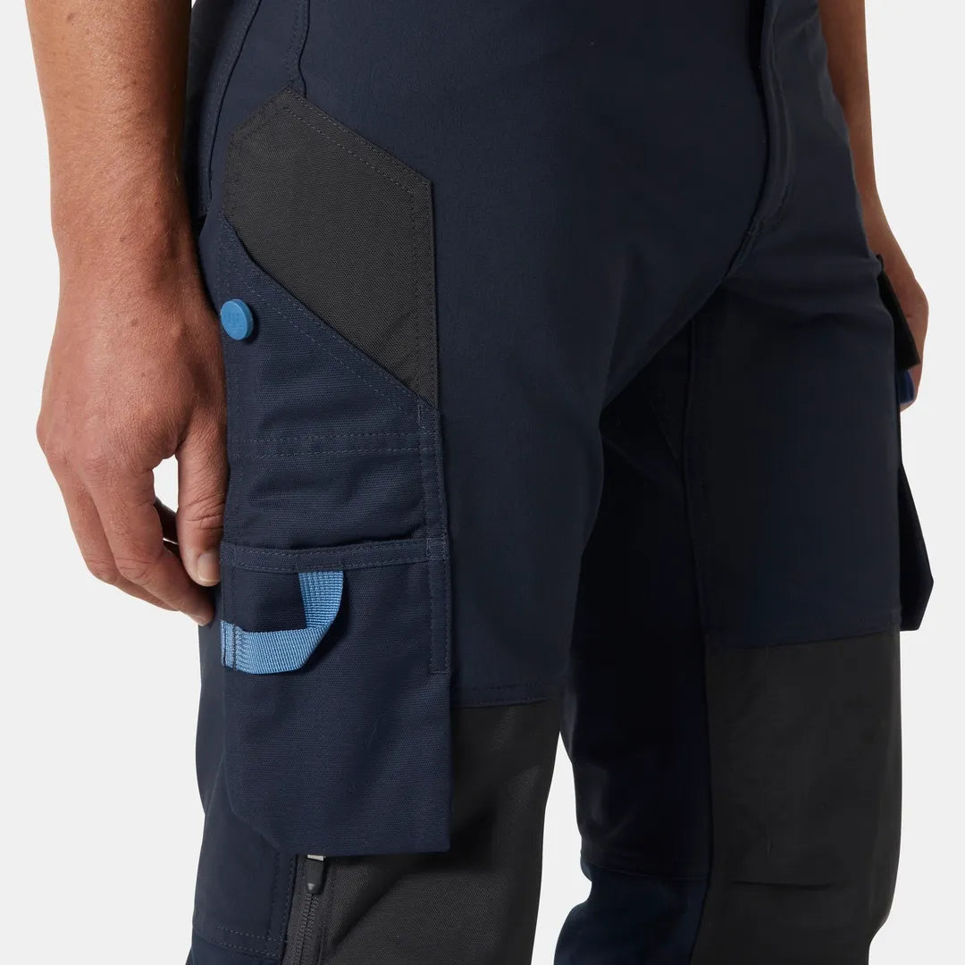 Helly Hansen Work Wear - 77407_599_feature3 - Onbody-Trades-S25-Oxford-W22