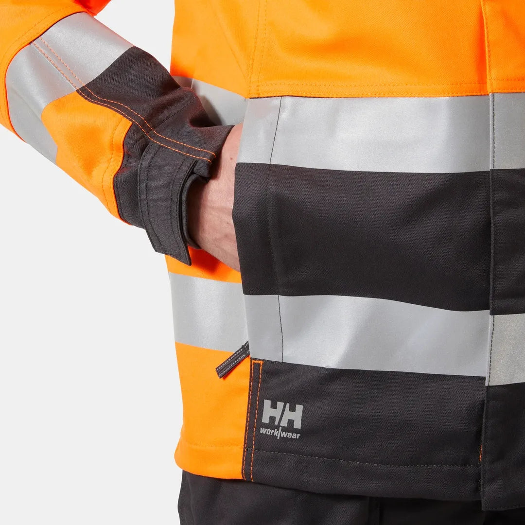 Helly Hansen Work Wear - 77220_269_feature2 - Onbody-W25-Winter 2025-FW25-Hivis-Alna