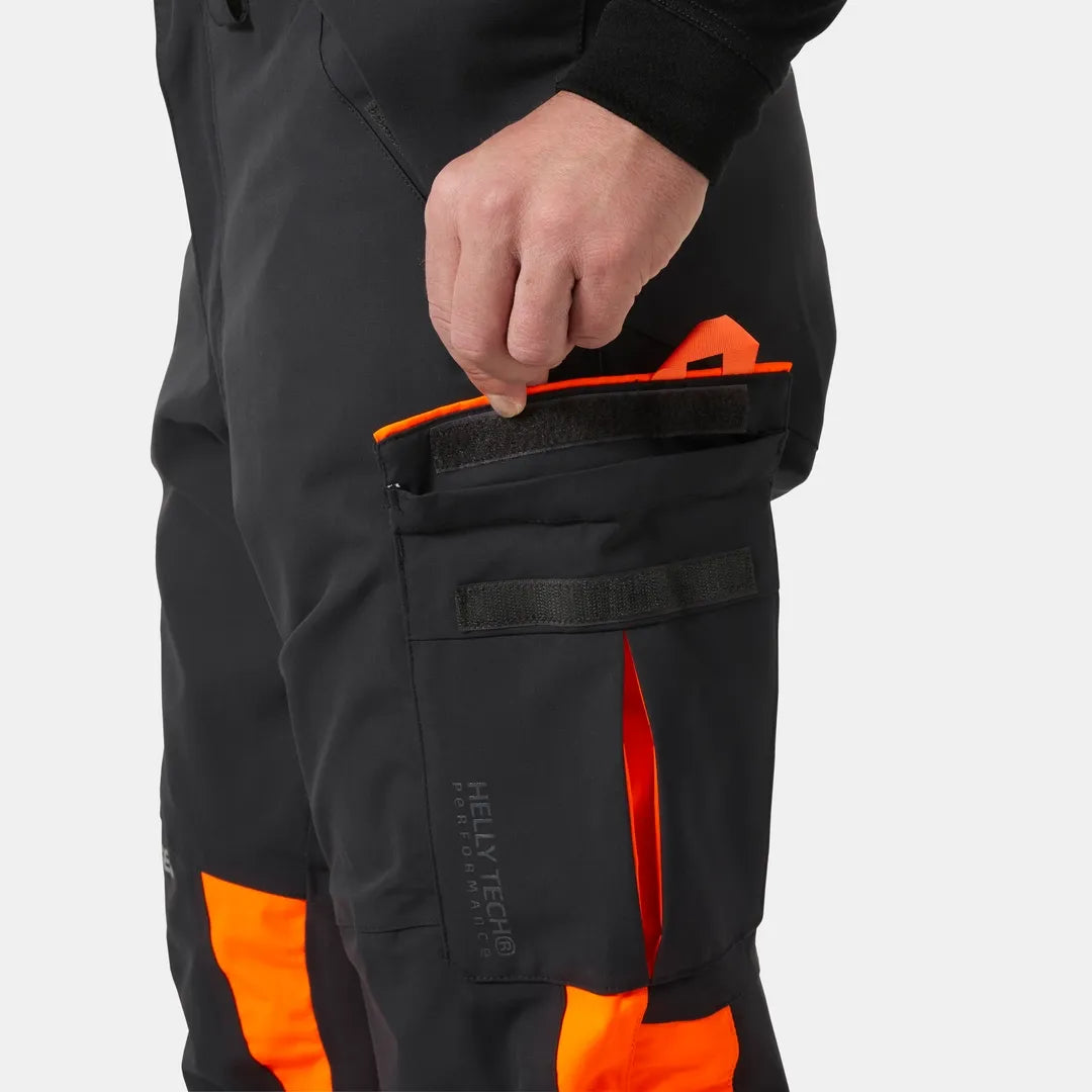 Helly Hansen Work Wear - 71492_269_feature3 - Onbody-W25-Winter 2025-FW25-Hivis-Alna