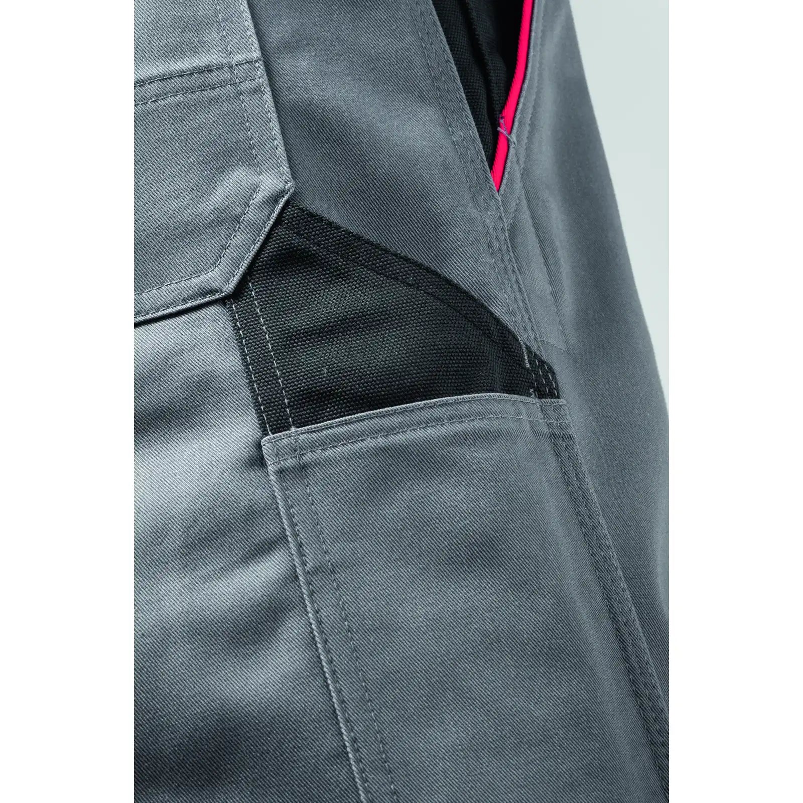 Planam Highline Latzhose rot/schiefer/schwarz 102 rot/schiefer/schwarz - Extra Detailbild