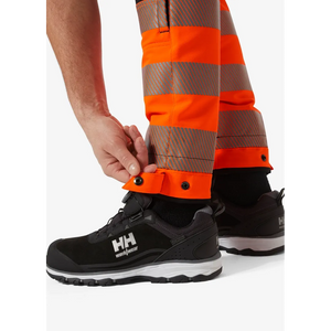 Helly Hansen Work Wear - 77499_269_feature3 - Onbody-W23-Winter 2023-FW23-ICU-Hivis-Hi-Vis