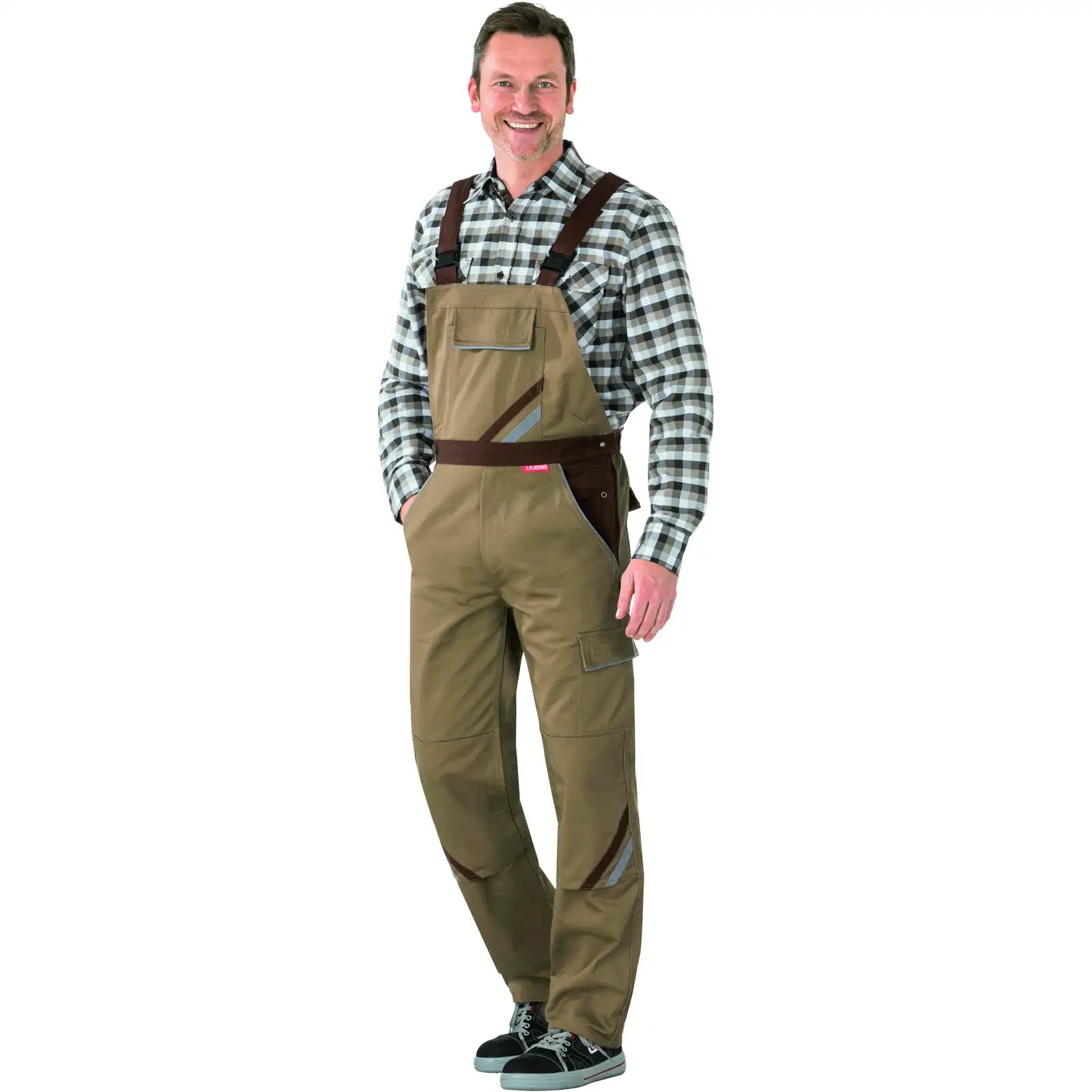 Planam Highline Latzhose khaki/braun/zink 102 khaki/braun/zink - Produktbild mit Model
