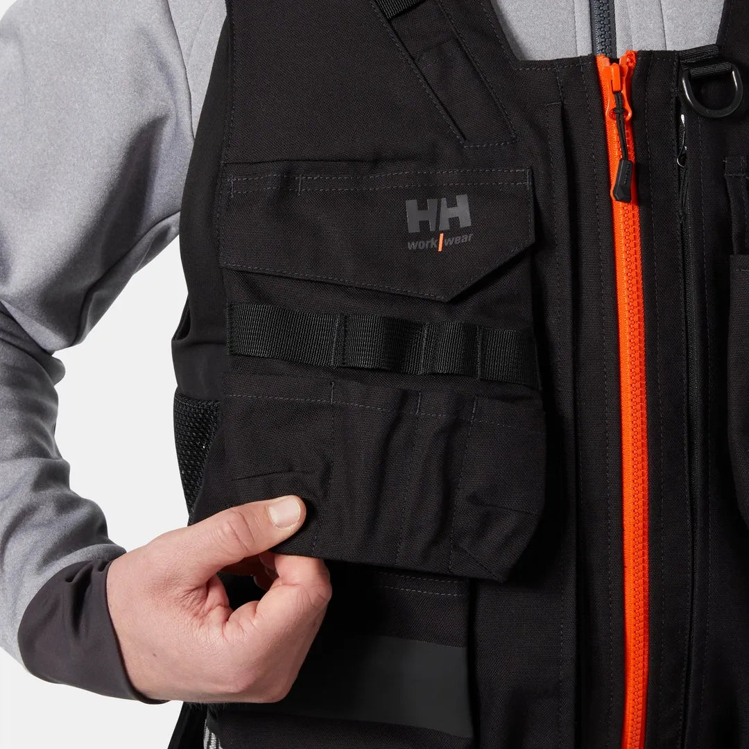 Helly Hansen Work Wear - 77140_990_feature3 - Onbody-W25-Winter 2025-FW25-Trades-Chelsea Evo