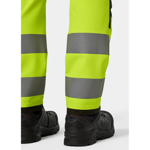 Helly Hansen Work Wear - 77429_369_feature3 - Onbody -W23-Winter 2023-Alna-Hivis