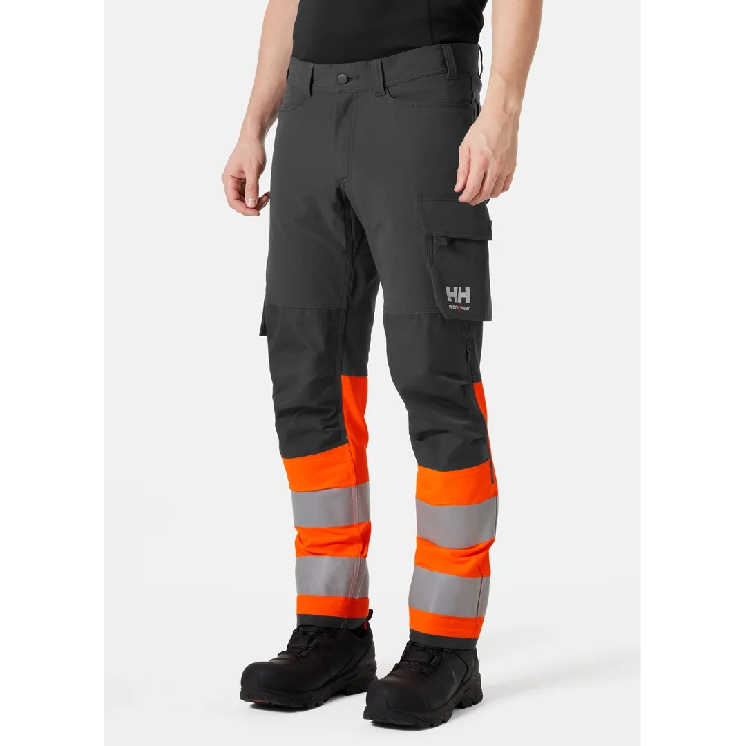 Helly Hansen Work Wear - 77429_269_onbody1 - Alna-Onbody -W23-Winter 2023-Hivis