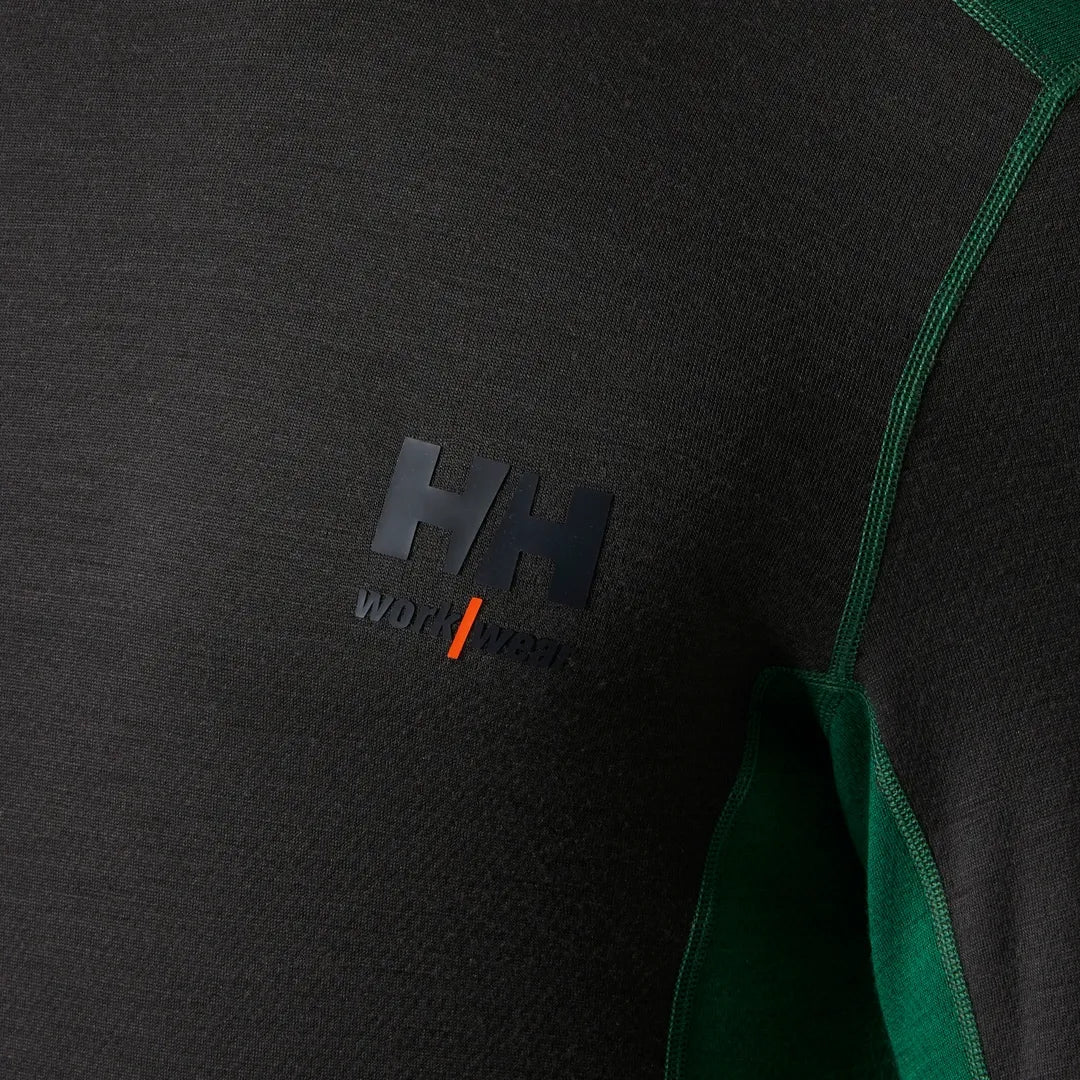 Helly Hansen Work Wear - 75106_469_feature1 - Onbody-W25-Winter 2025-FW25-Baselayer