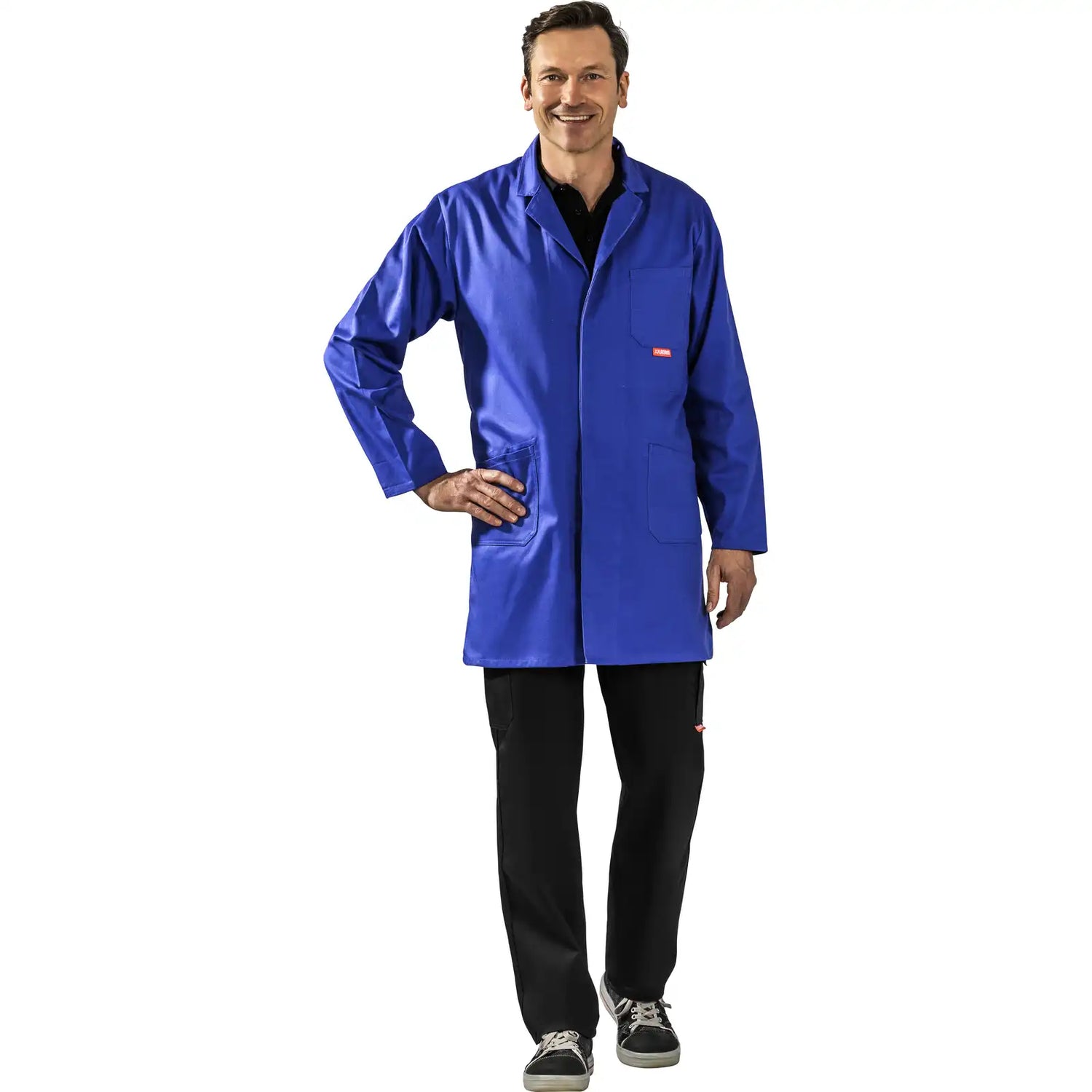 Planam MG 290 Berufsmantel kornblumenblau 102 kornblumenblau - Produktbild mit Model