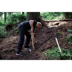 Helly Hansen Work Wear - Oberhof_HH_Matthias_Schwarz_Schneestern-1337 - Summer 2021-Action-Tradesman