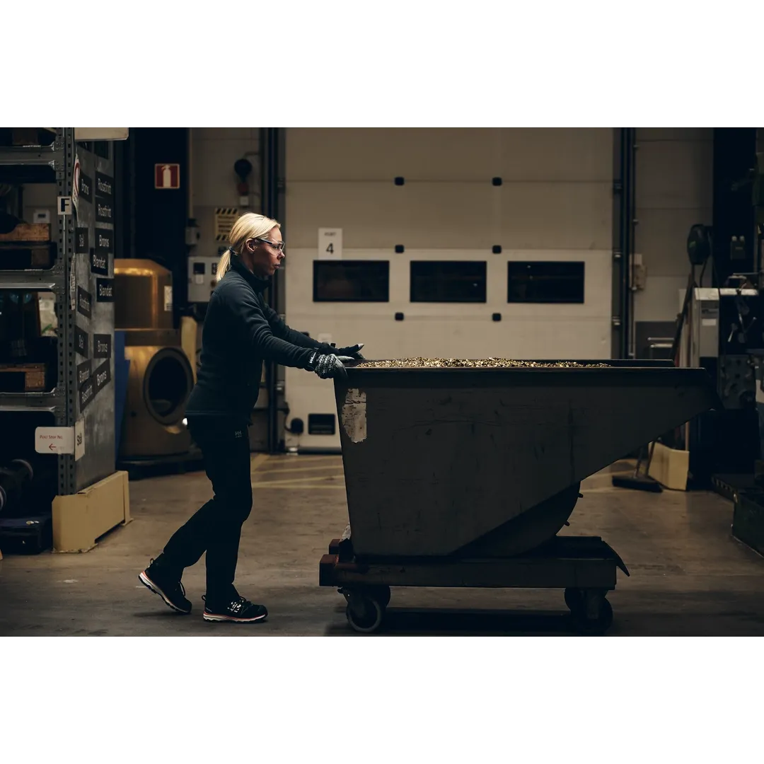 Helly Hansen Work Wear - Lager_009 - Action-Summer 2021-Tradesmen-woman-Womens