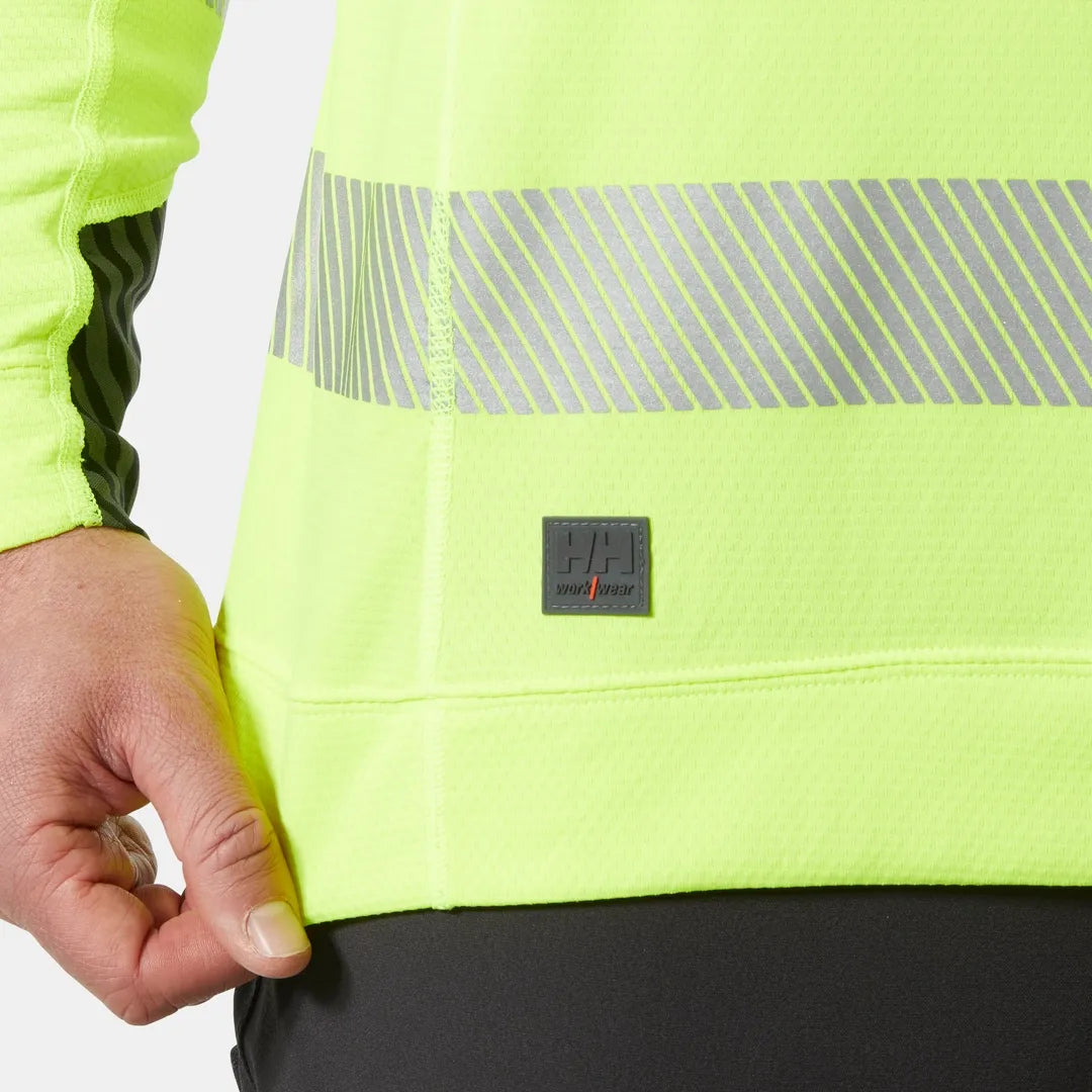 Helly Hansen Work Wear - 75111_360_feature1 - Onbody-W25-Winter 2025-FW25-Hivis-ICU