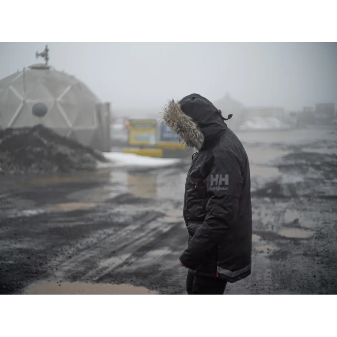 Helly Hansen Work Wear - DSC01206 - Winter 2020-Action-Tradesmen