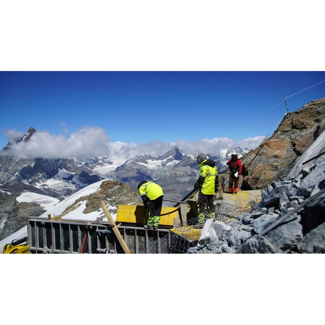 Helly Hansen Work Wear - DSC06432 - Partner-Winter 2017-Action-Air Zermatt