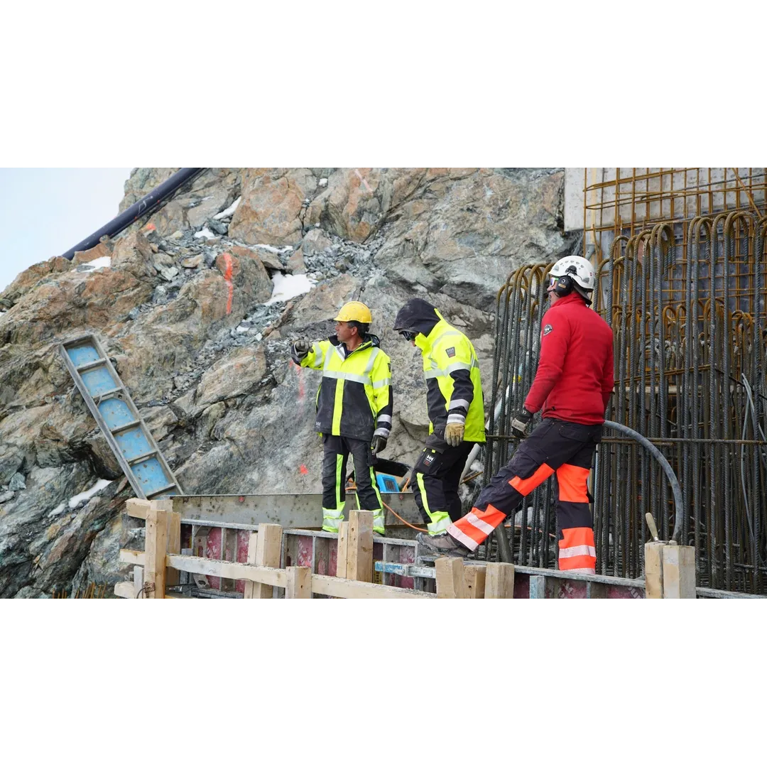 Helly Hansen Work Wear - DSC06357 - Partner-Winter 2017-Action-Air Zermatt