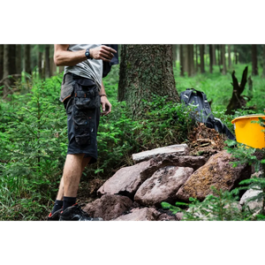 Helly Hansen Work Wear - Oberhof_HH_Matthias_Schwarz_Schneestern-1308 - Summer 2021-Action-Tradesman